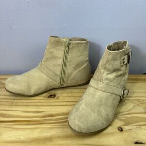 Shoedazzle Sayde Tan Booties - Size 8.5
